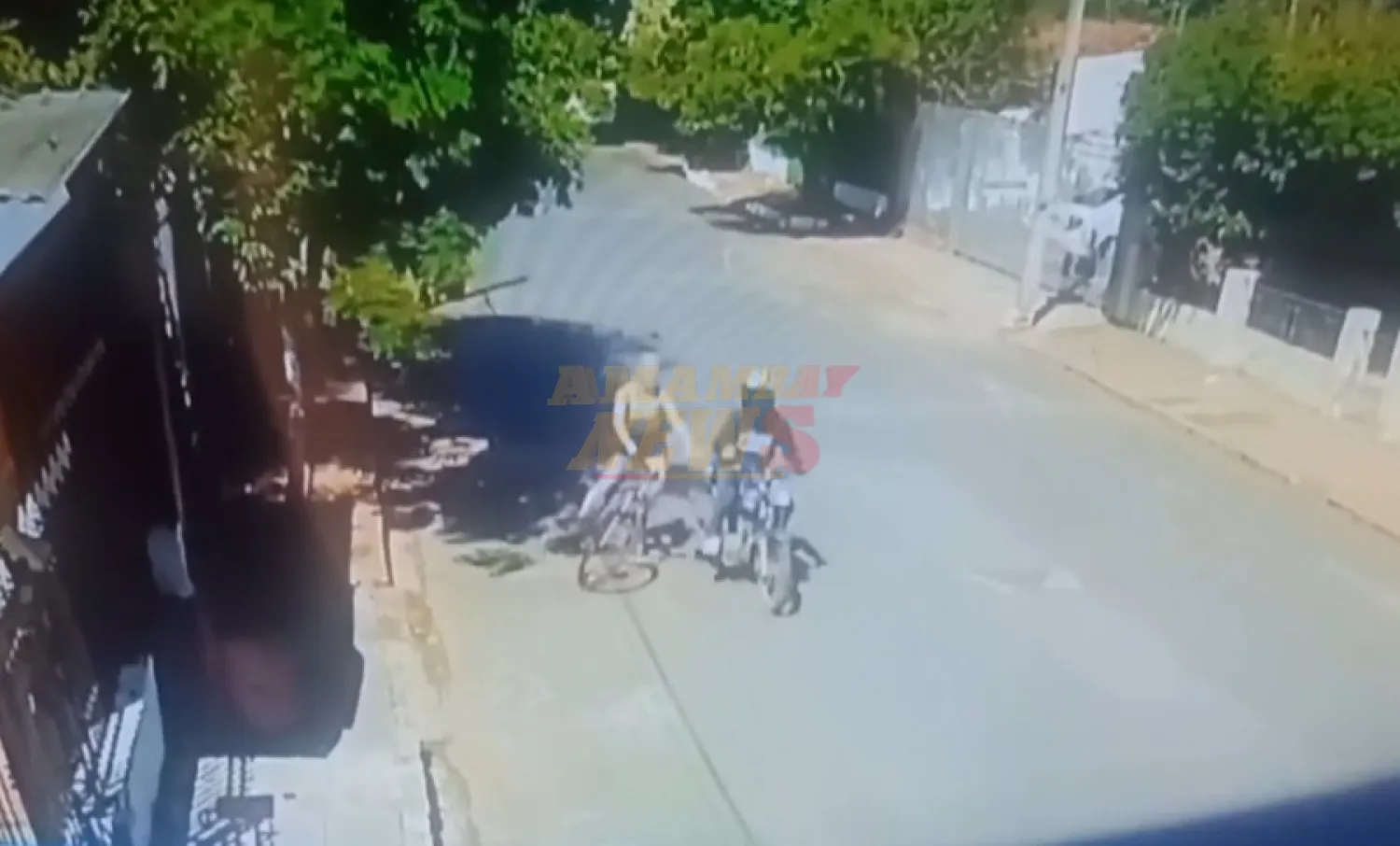 Depravado suelto: manoseó a ciclista y provocó su caída