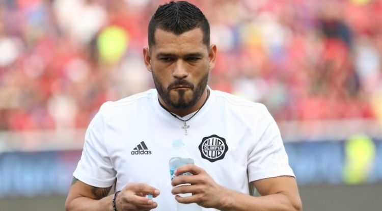 Prisión domiciliaria para el jugador de Olimpia Miguel Samudio, por violación de cuarentena