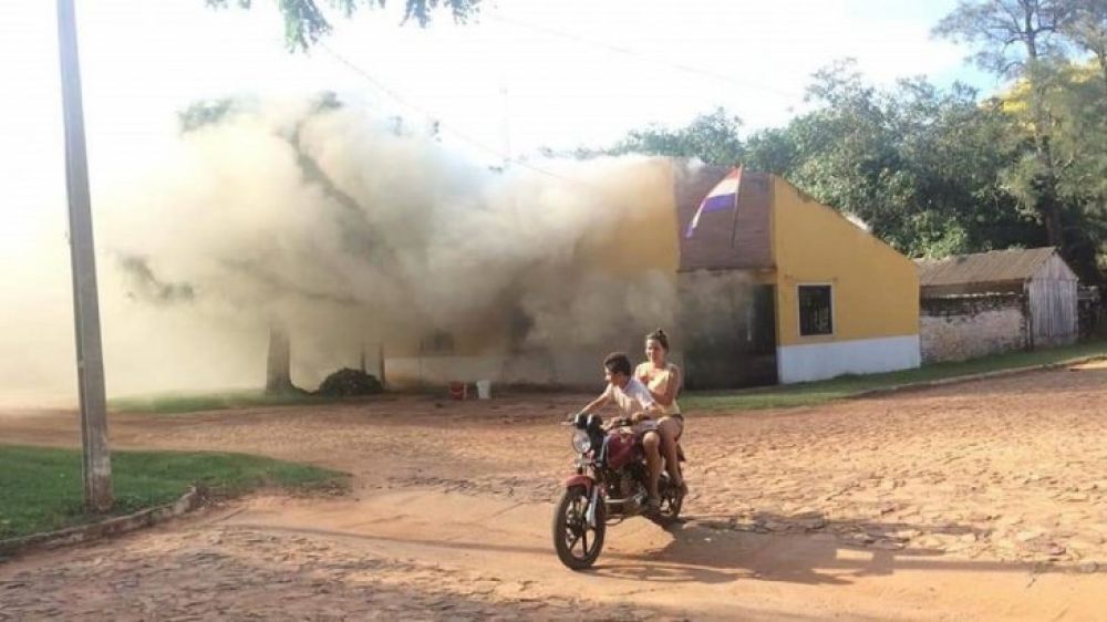 Incendio consumió parte de una comisaría en Caazapá