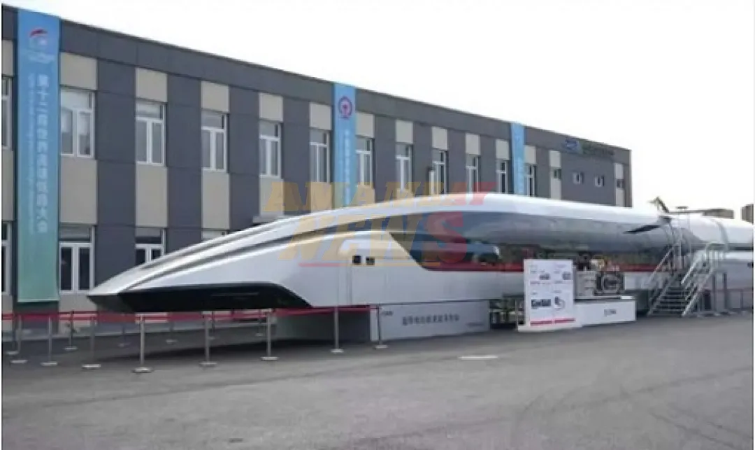 China presentó un tren de levitación magnética que alcanza los 600 km/h