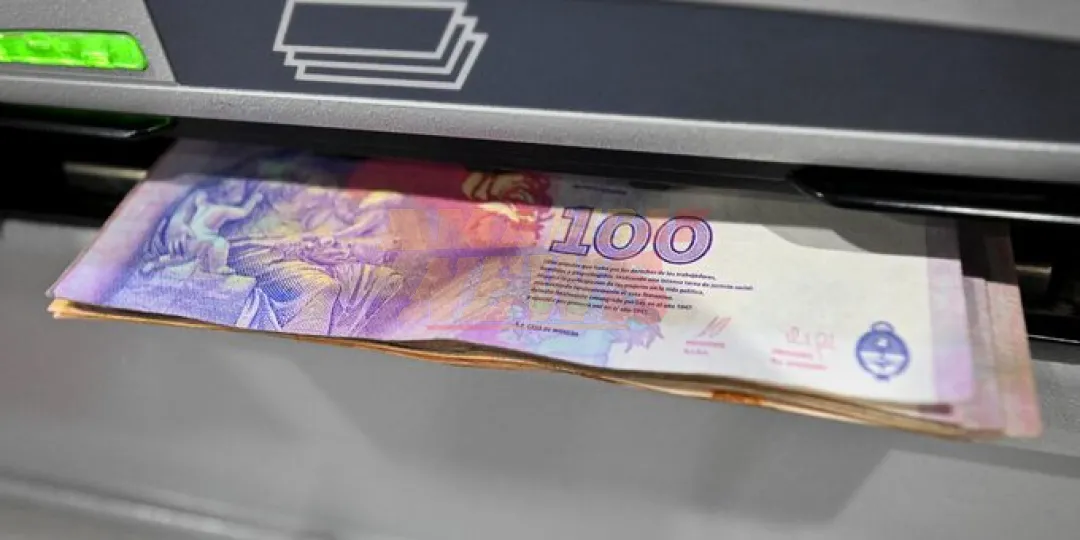 Gobierno de Milei mantiene plan de suprimir el salario mínimo en el 2025