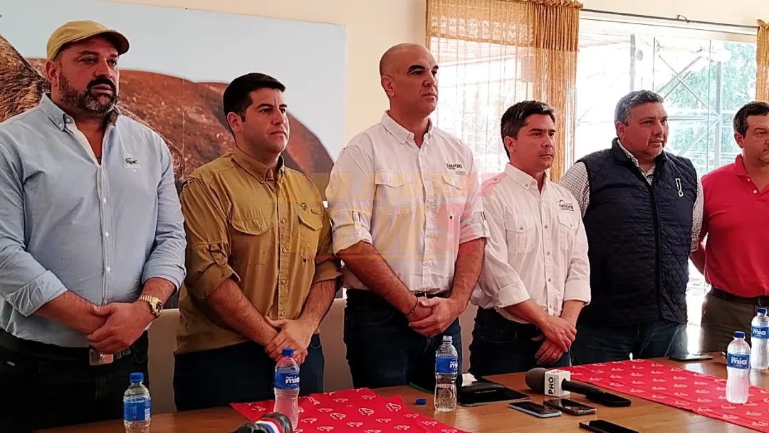 Ganaderos se niegan a eliminar la vacunación contra la fiebre aftosa
