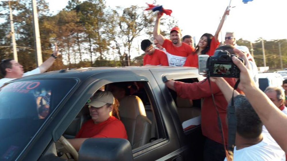 Ulises es recibido por sus hurreros con bombos y platillos en CDE