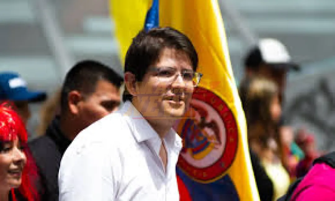 Ministro de Defensa de Colombia dice que Uribe se recupera