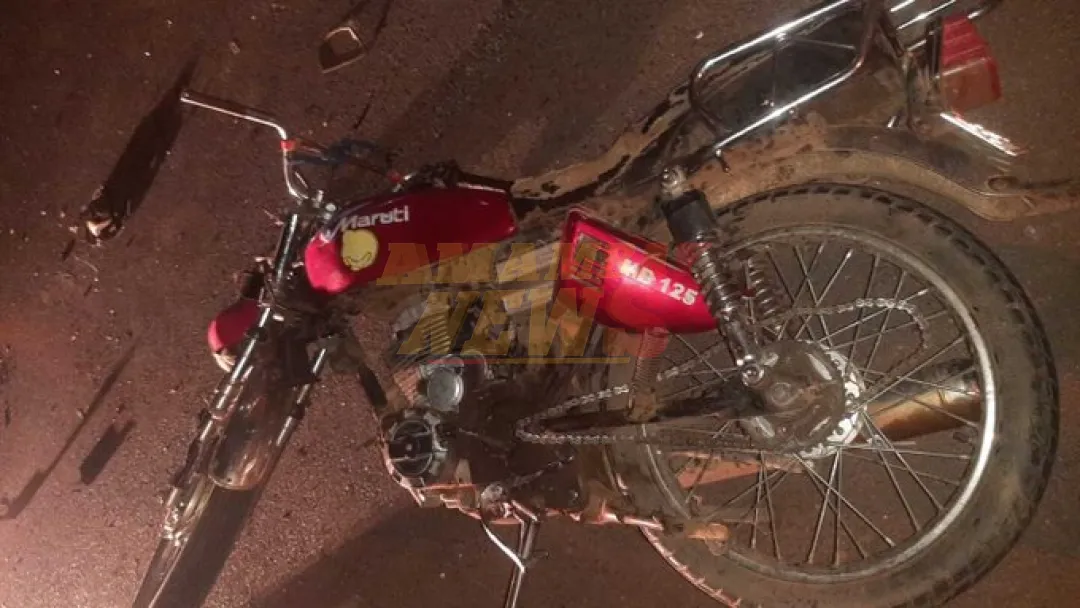 Joven motociclista fallece en Caacupé tras rozar un automóvil