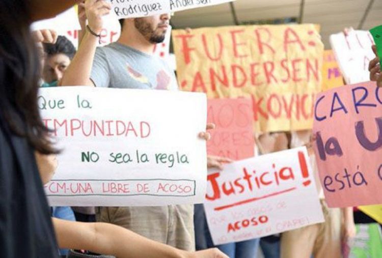Tras cinco años, docente admite acoso y coacción sexual contra estudiante