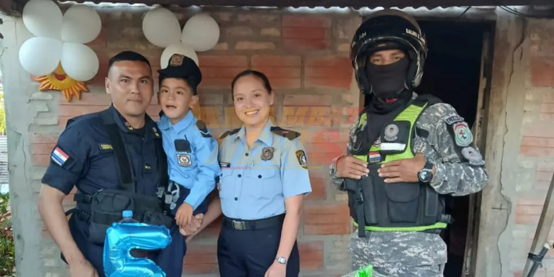 Policías festejan el cumpleaños de un niño con discapacidad en Concepción