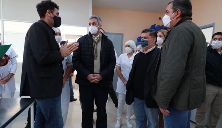 Presidente Abdo habilitó mejoras en hospitales de Santa Rosa y San Juan Bautista