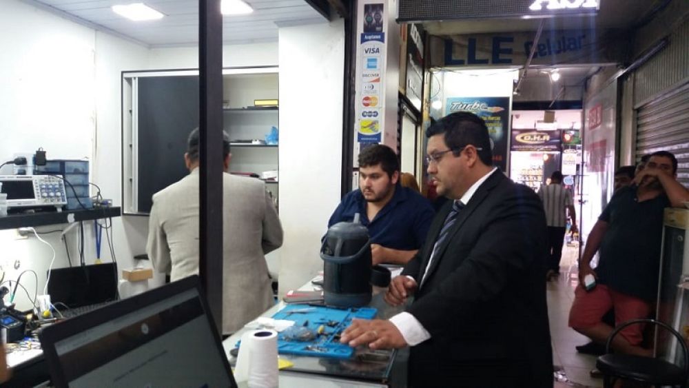 Decomisan celulares presuntamente falsificados en Ciudad del Este