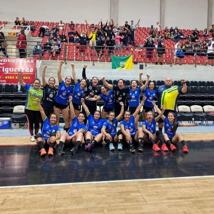 Franco y Minga Guazú son vicecampeones en hándbol