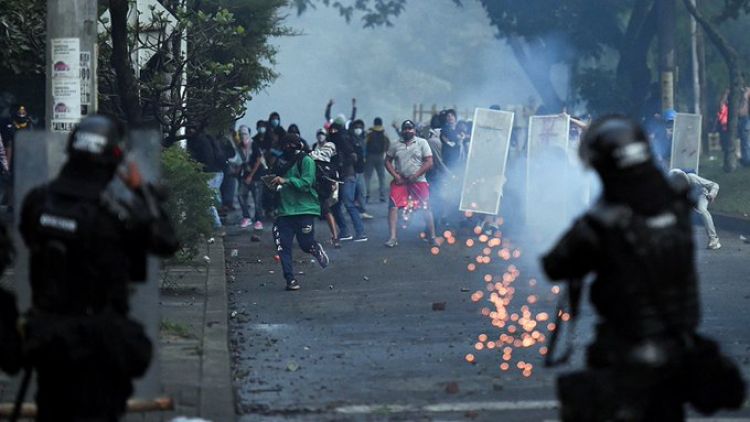 Multitudinarias protestas en Colombia