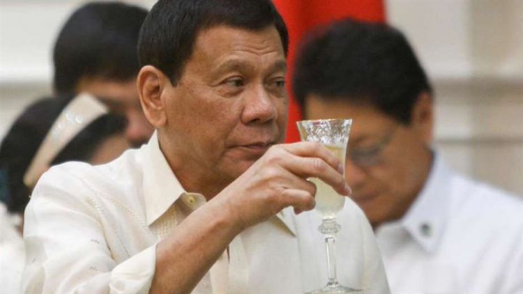 Presidente filipino se niega a cooperar con la Corte Internacional por guerra antidrogas