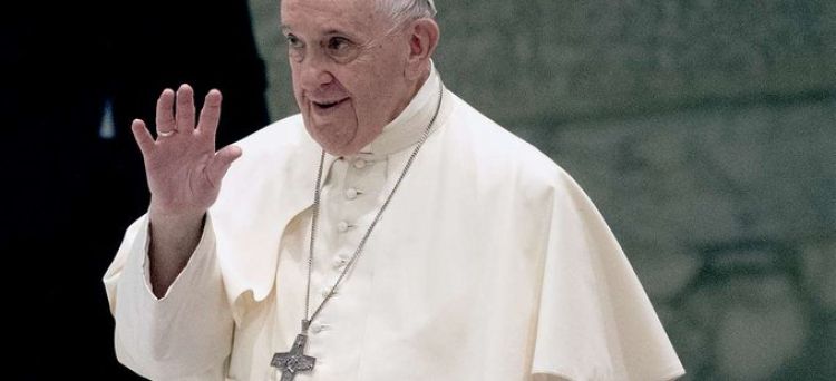 Papa Francisco sostiene que no se puede vivir de subsidios