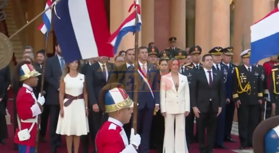 Santi llegó tarde al acto por el Día de la Independencia