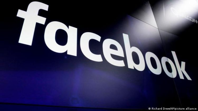 Facebook planea un cambio de nombre para centrarse en su futuro "metaverso", según The Verge