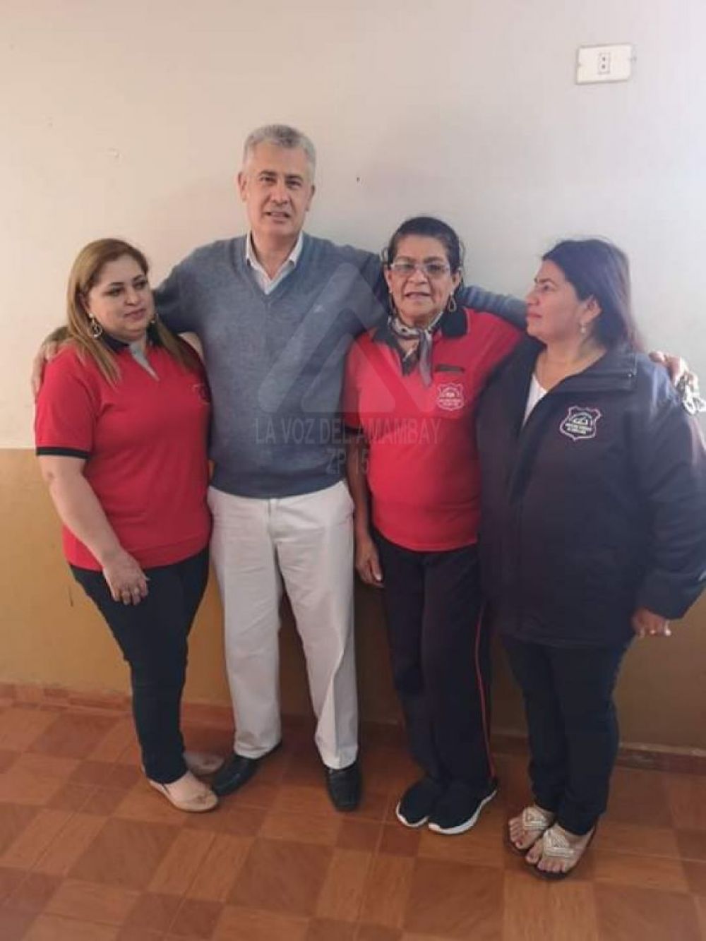 José Carlos visitó la escuela básica 7064 San Roque González de Santa Cruz