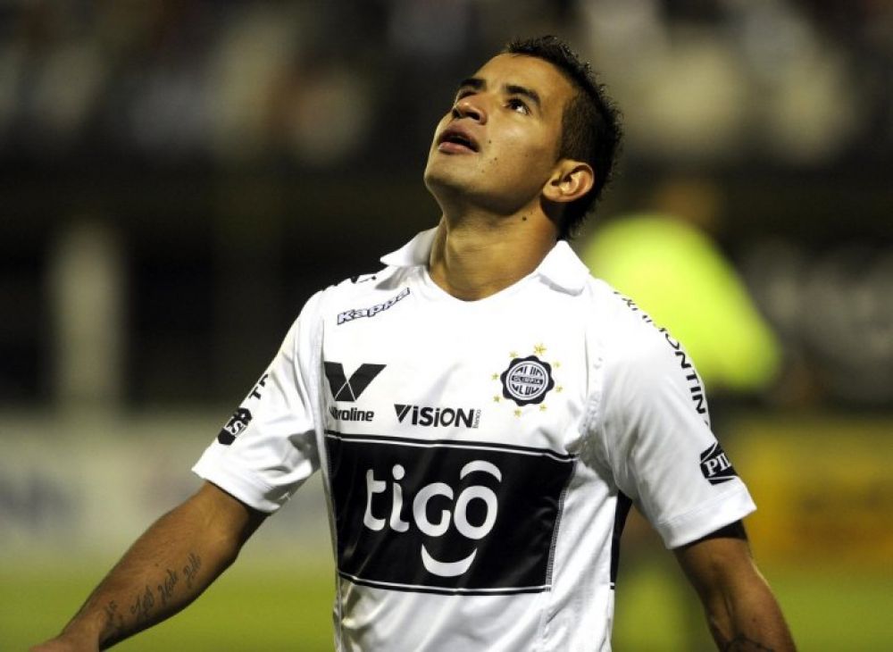 Derlis González cerca de volver a Olimpia