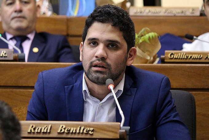 «Hablar de una enmienda es abrir la puerta a que se instale el autoritarismo», dice diputado