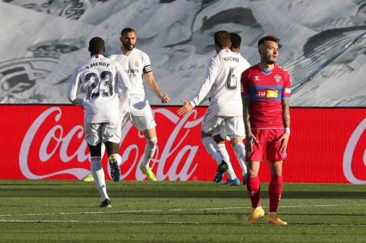 Benzema evita una nueva renuncia