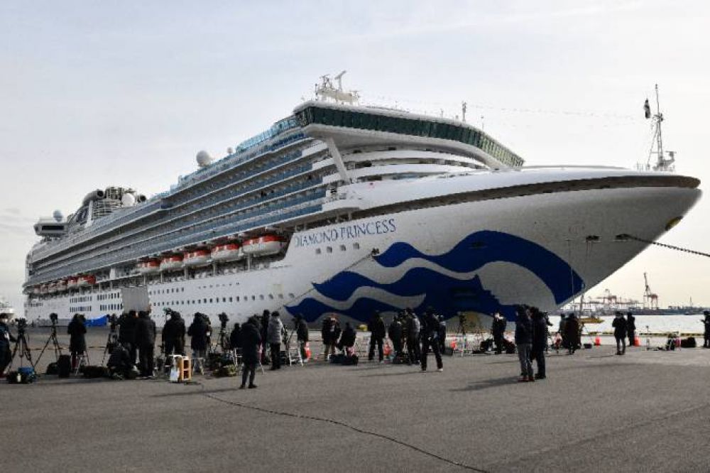 64 infectados por coronavirus en crucero en Japón
