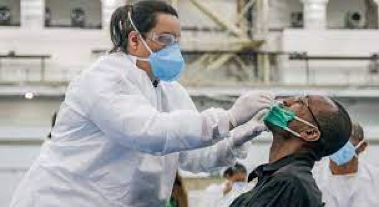 Covid: sin datos de 4 estados, Brasil registra 137 muertes en 24 horas