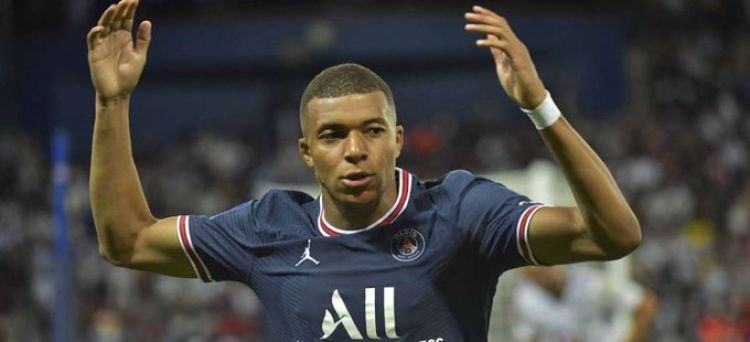 Mbappé ha comunicado a sus compañeros que se queda en el PSG