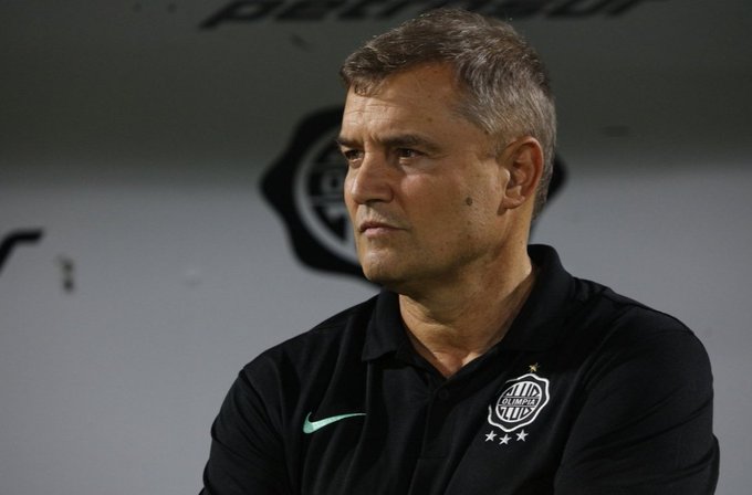 “Como no hay posibilidades de ganar el torneo, aflojamos”