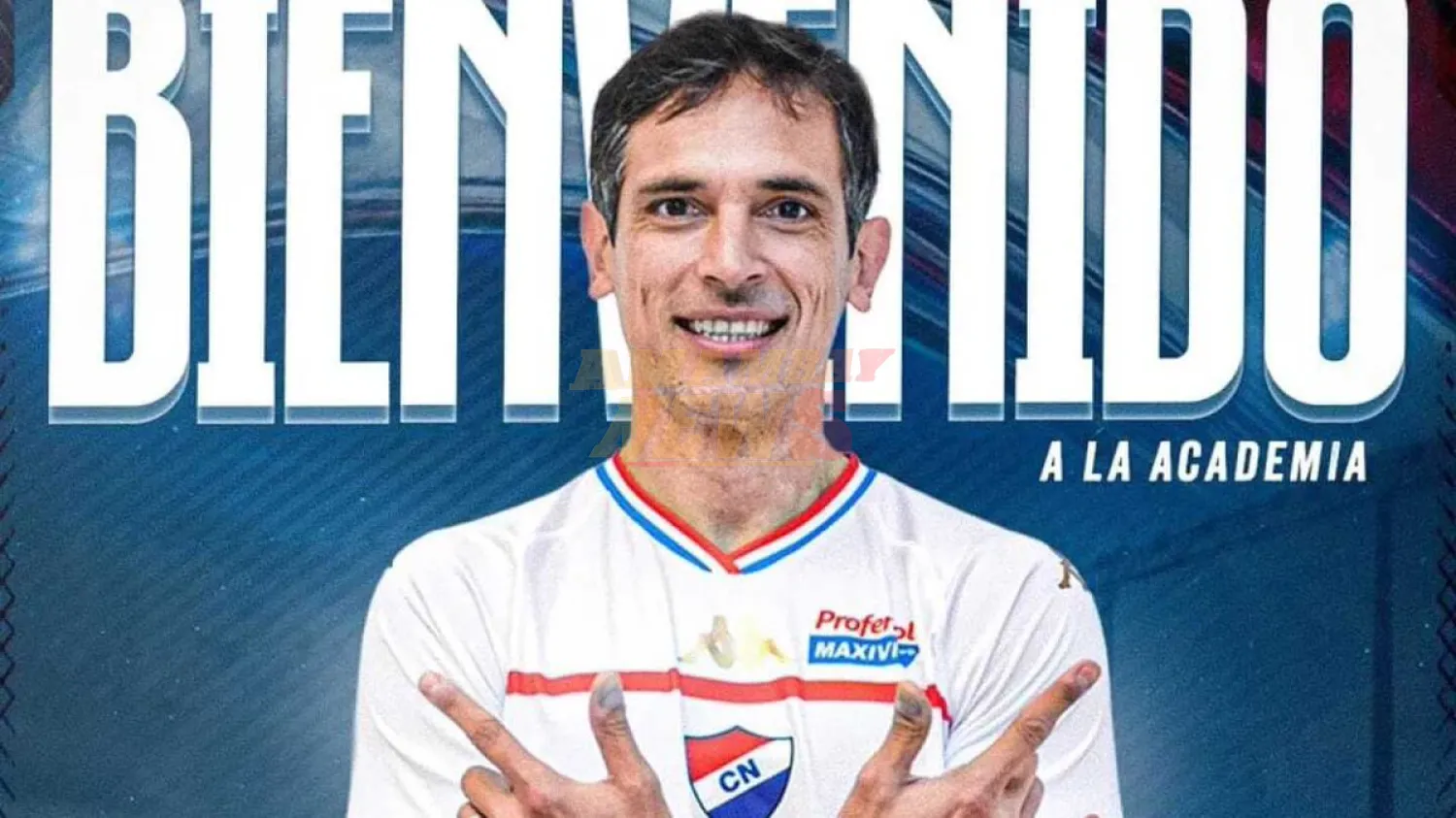 Nacional recibe el Año Nuevo presentando a Roque Santa Cruz