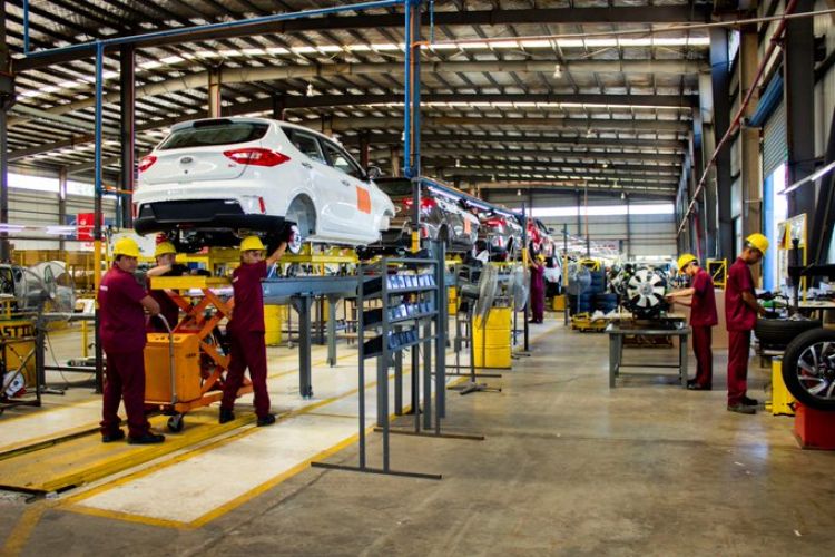 Ofrecen 649 puestos de trabajo para operador de autopartes, chofer, atención en restaurante, ventas y otros