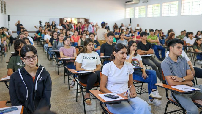 Más de 4.500 jóvenes alcanzaron el puntaje establecido para una de las Becas del Gobierno