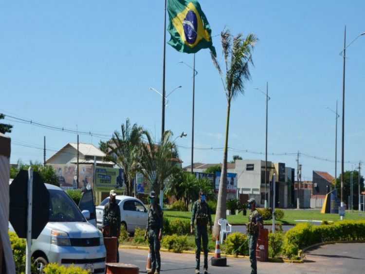 Contagios comunitarios aumentan por frágiles controles en Pedro Juan - Ponta Porã