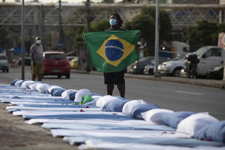 Brasil supera las 390 mil muertes por Covid-19