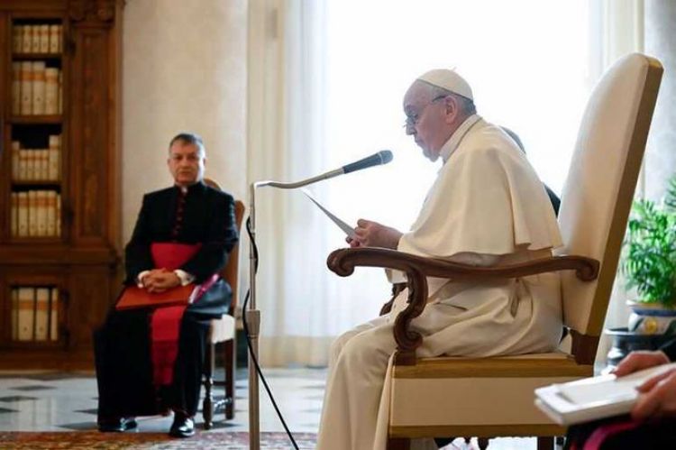 El Papa pide un periodismo valiente y controles contra las noticias falsas