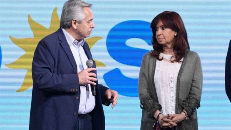 Con duras críticas a gestión de Fernández, vicepresidenta argentina pide cambio de gabinete