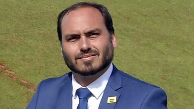 La Justicia rompe el secreto fiscal y bancario para un hijo de Bolsonaro