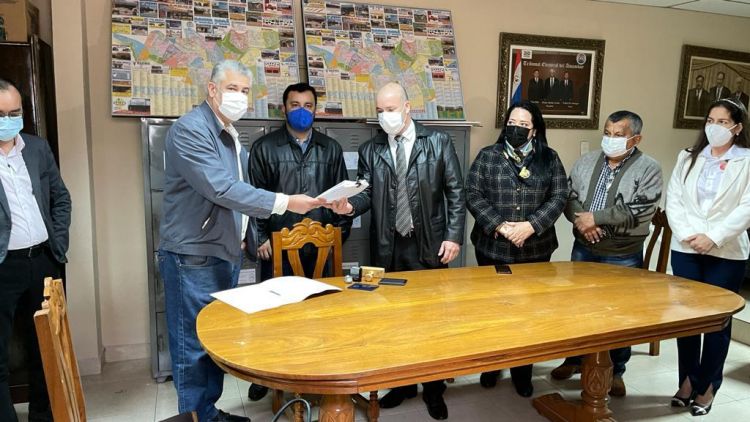 José Carlos Acevedo inscribe su candidatura a intendente de Pedro Juan Caballero por el PLRA.