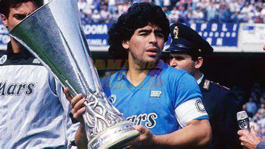 El Nápoles homenajea a Maradona en el cuarto aniversario de su muerte