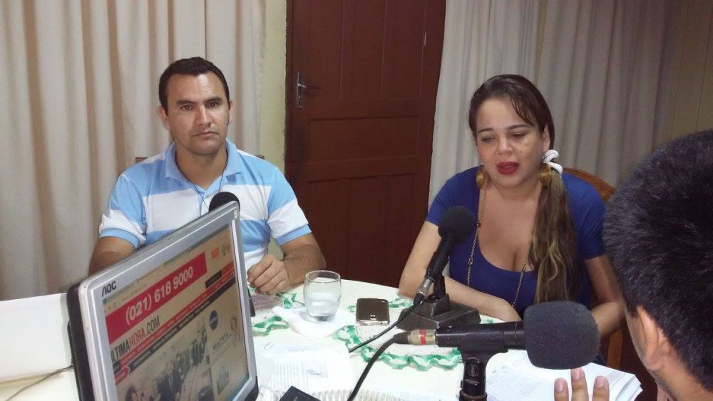 Julio Acuña: Una concejal paso por aquí a sacar fotos de la radio