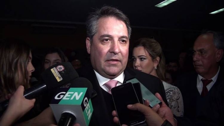 Piden destitución de titular de la Dinac por denuncia de sobrefacturación