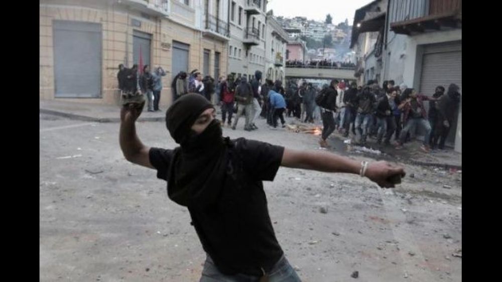 Suman los detenidos en segunda jornada de protestas en Ecuador