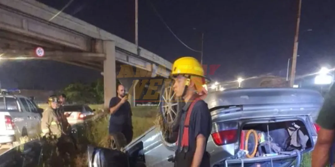 Alta velocidad y alcohol causan vuelco fatal en Limpio