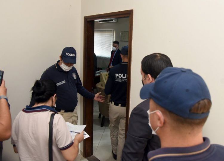 Detienen a supuesto escribano que hacía contrato sobre terreno ajeno