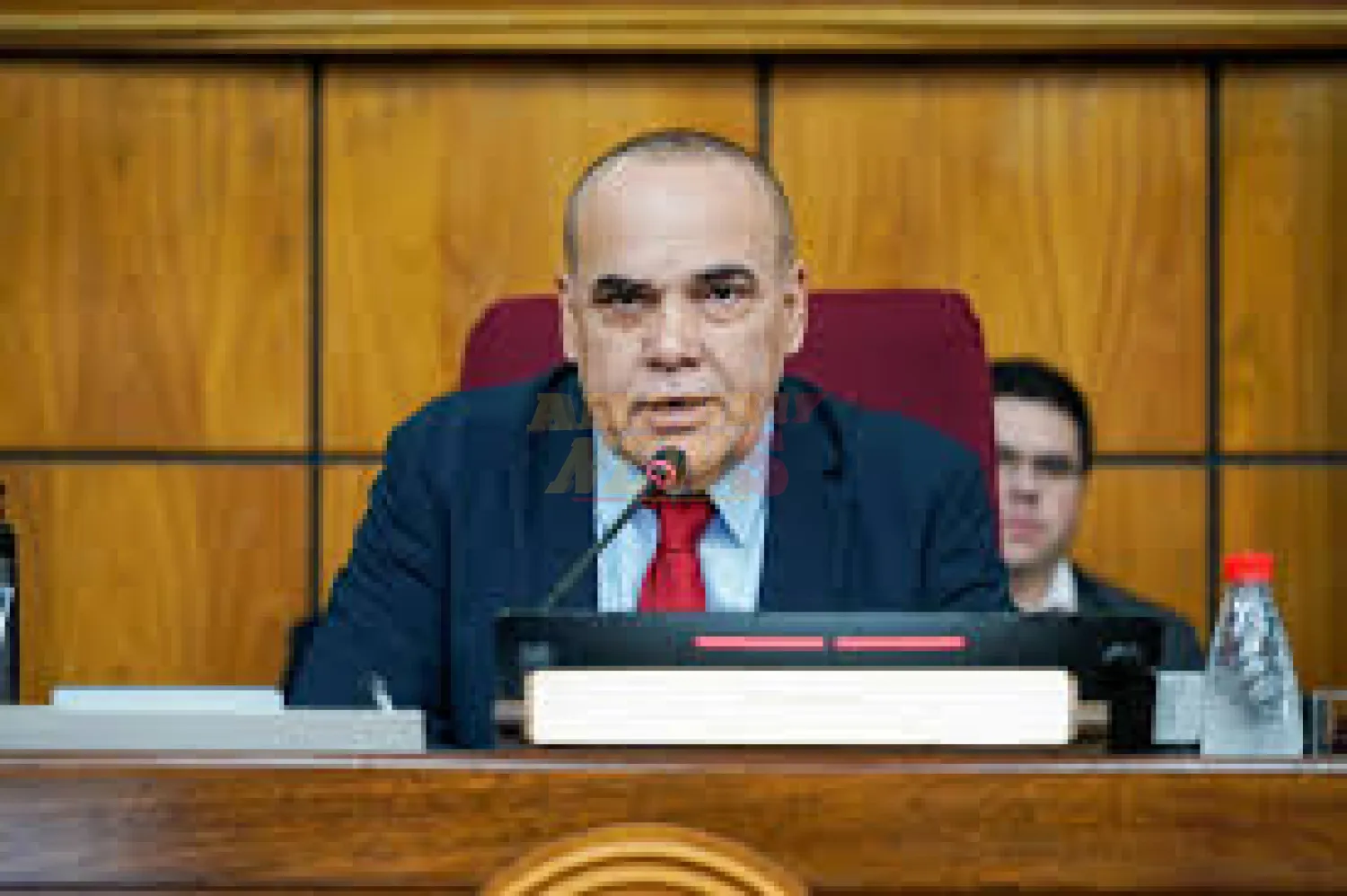 Basilio Núñez aclara que por ahora solo Carlos Núñez se apartó de la bancada cartista