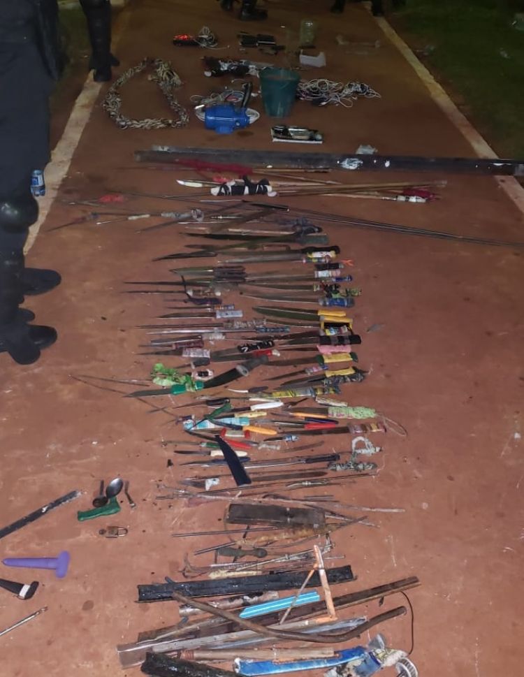 Estoques, lanzas y hasta planta de marihuana fueron incautados en la cárcel de PJC
