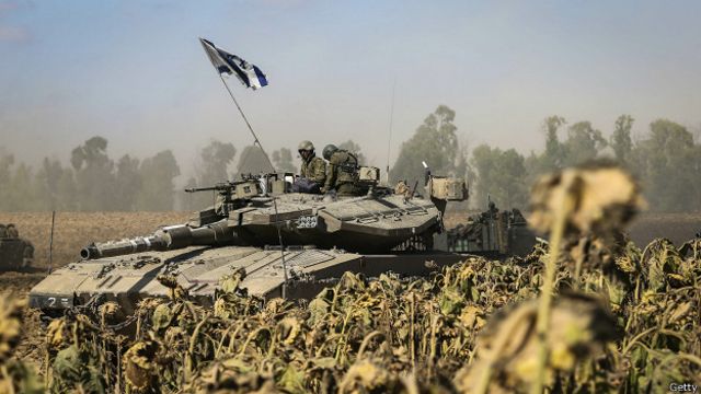 Israel destruyó 200 objetivos de Hamás y su fuerza naval atacó un centro militar