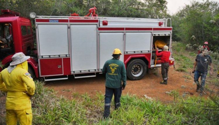 Controlan incendio en predio de Acepar