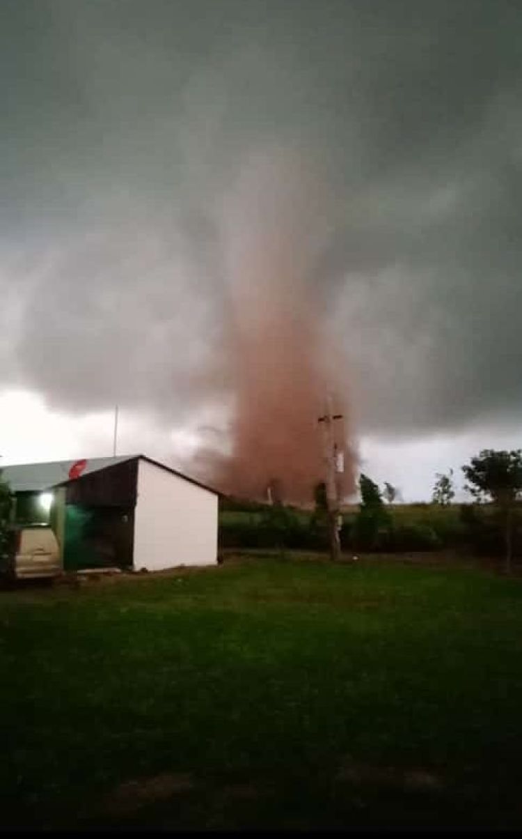 SEN asiste a familias afectadas por tornado en San Joaquín