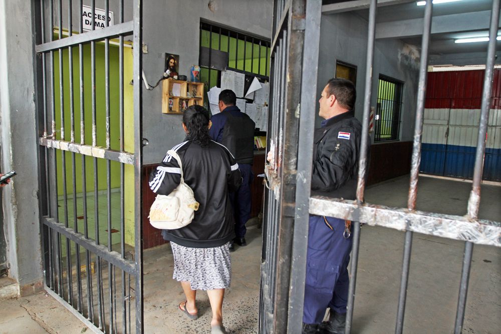 Guardiacárcel que ingresó crack a Tacumbú se dio por detenido