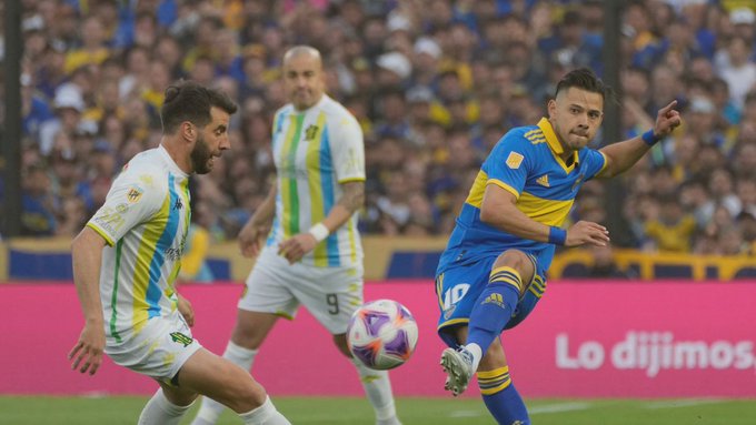 Boca Juniors derrota a Aldosivi y asume el liderato