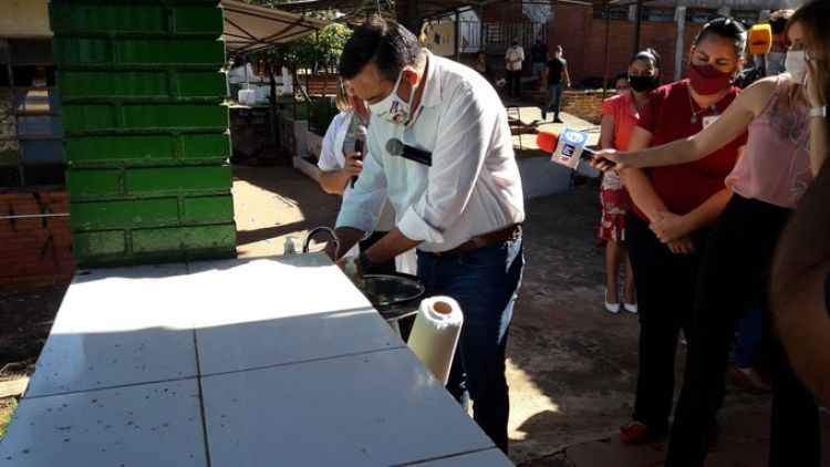 Proponen emergencia educativa: ministro habla de competencia de liderazgo en los gremios